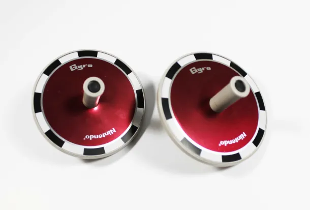 Nintendo Gyro R.O.B. The Robot Spinner (Pair)