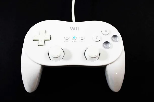 Nintendo Wii Classic Pro Controller- White