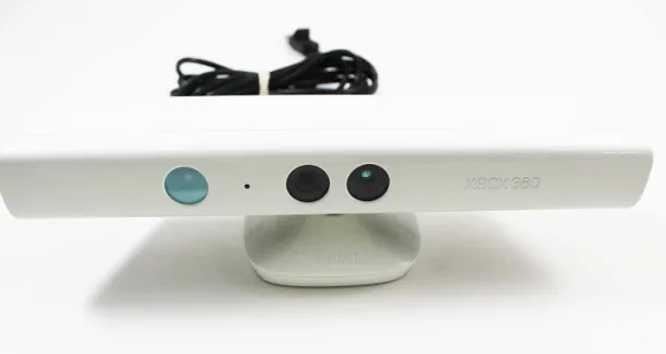 XBOX 360 Kinect Motion Sensor (White)