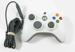 Xbox 360 White Wired Controller